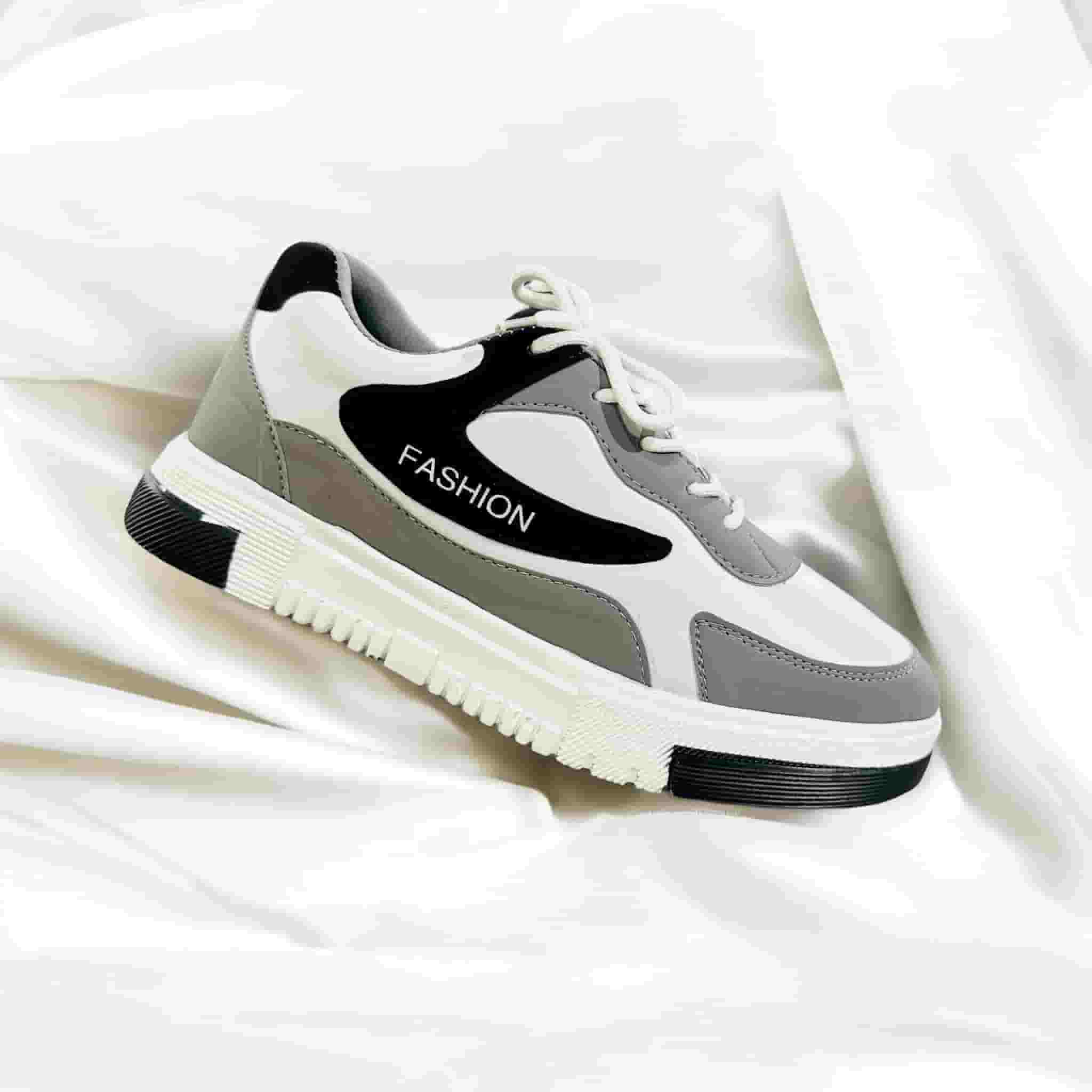 Clearance offer Sneakers  (L- 446 )